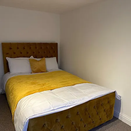 بيت للعطل 5 Bedroom, 2 Bath Leeds Hideaway Haven ليدز