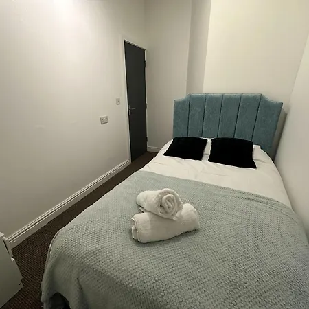 بيت للعطل 5 Bedroom, 2 Bath Leeds Hideaway Haven ليدز